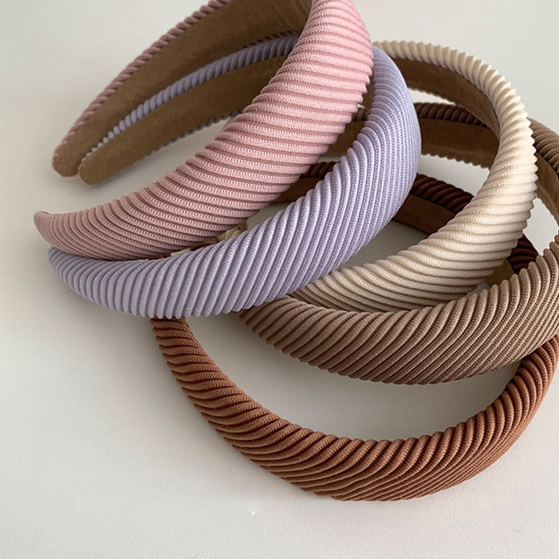 Diagonal striped wide-brimmed headband