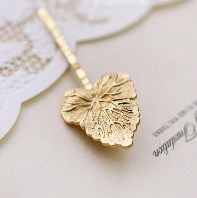 Women leaves hairpin