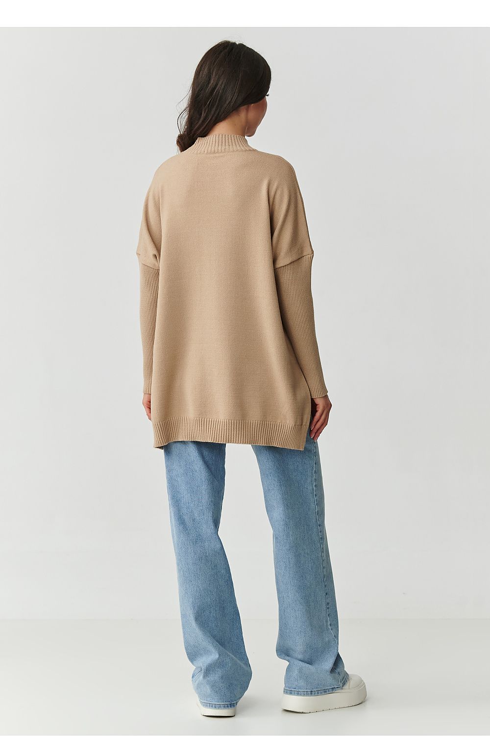 Jumper model 217400 Makadamia