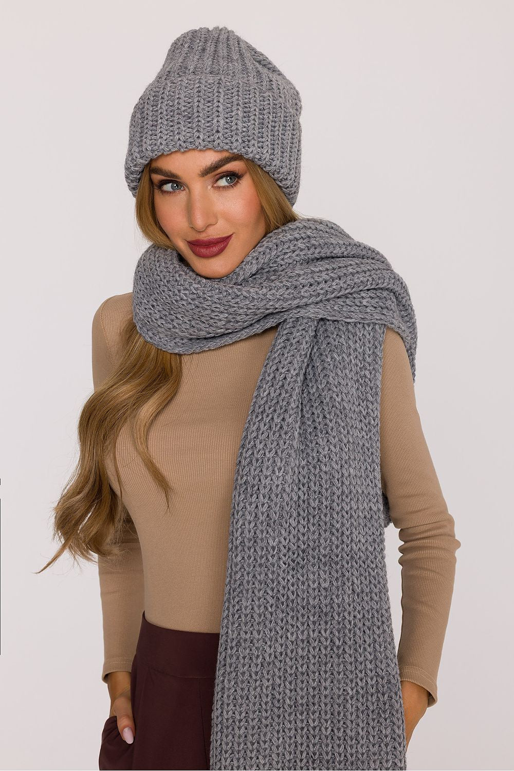 Shawl model 219550 Moe