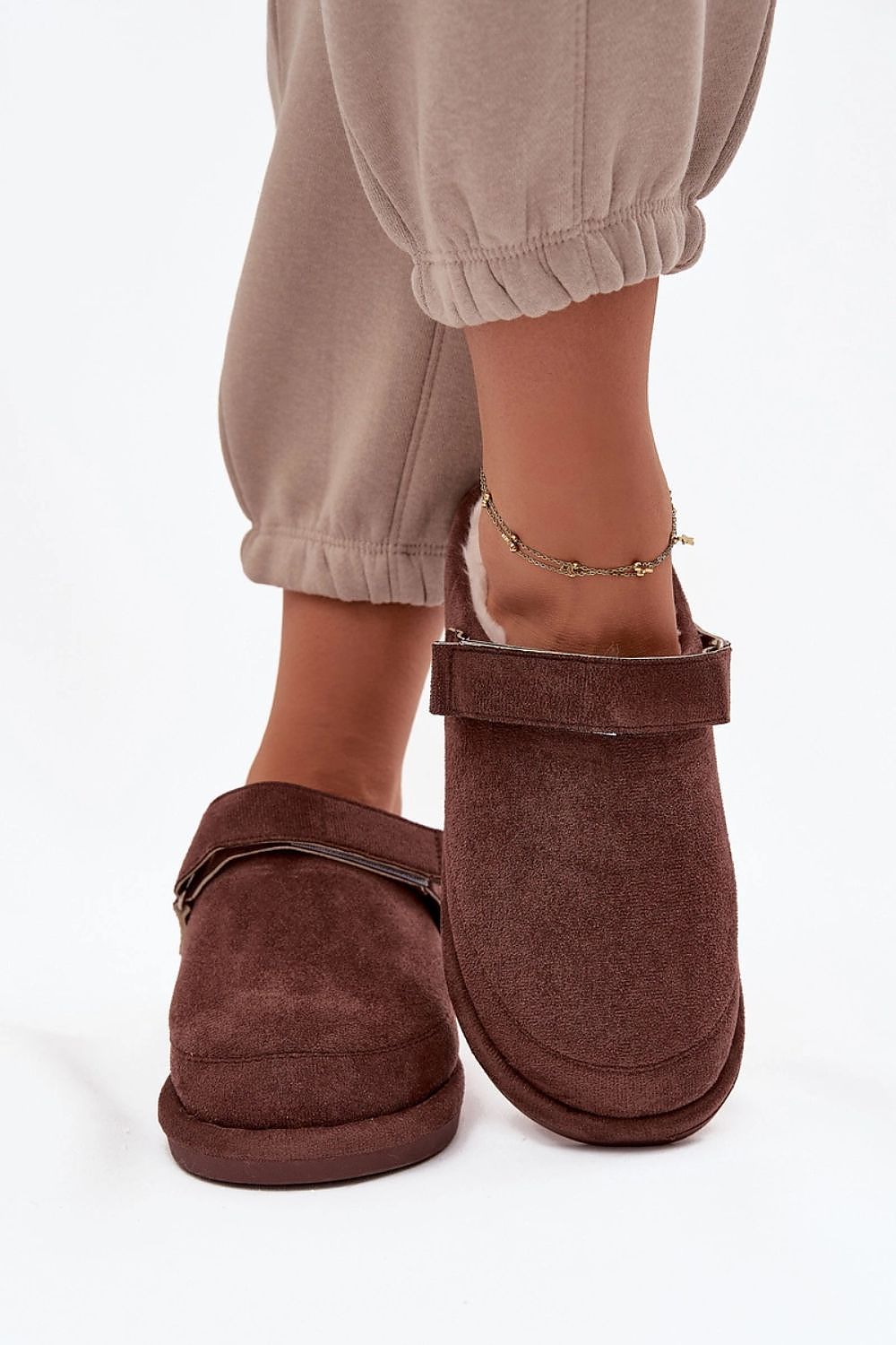 Slippers model 220536 Step in style