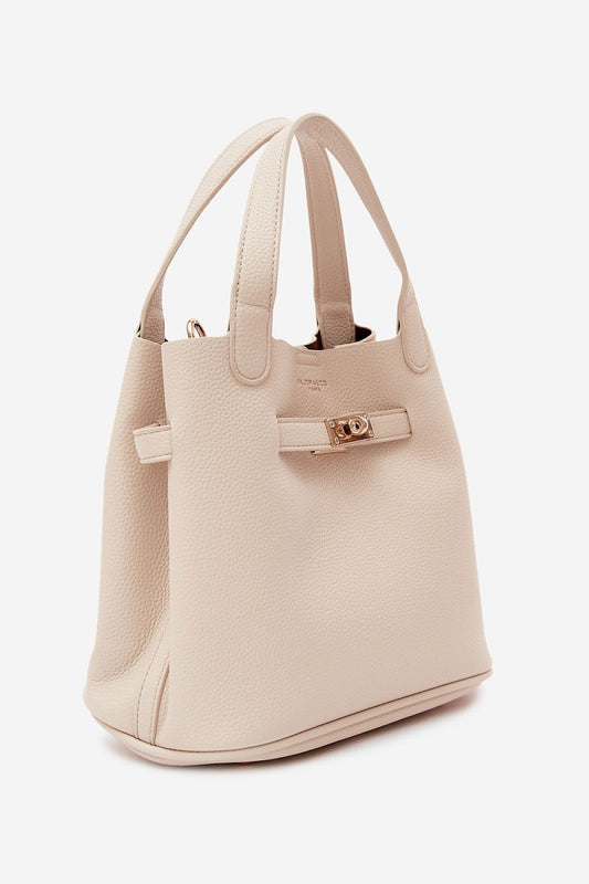 Everyday handbag model 230350 Step in style