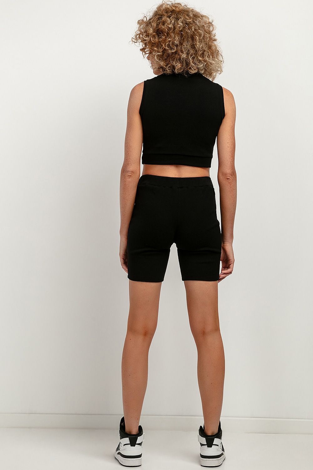 Shorts model 183150 Tessita