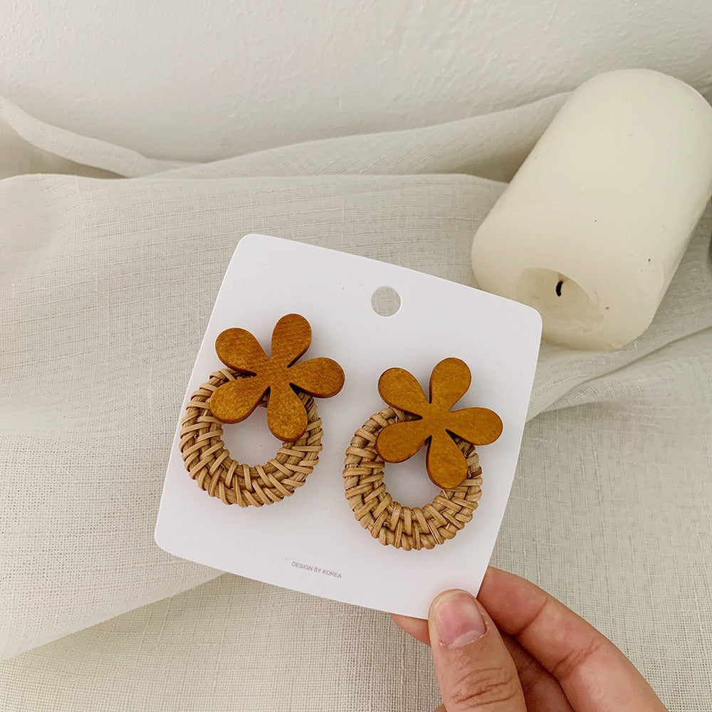 Retro Exaggerated Geometric Rattan Woven Earrings