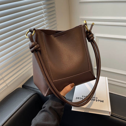 Large bag women's bag fashionable large capacity simple shoulder messenger bag retro texture bucket bag