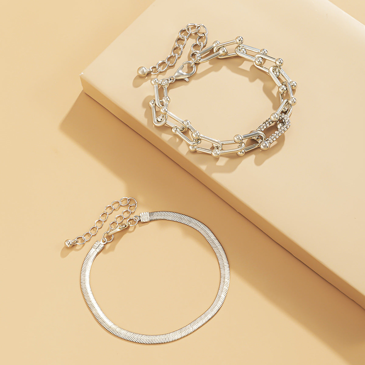Simple flat snake bone metal bracelet hip-hop personality U-shaped square buckle rhinestone bracelet