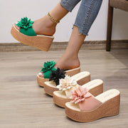 Women's Flower Muffin Wedge