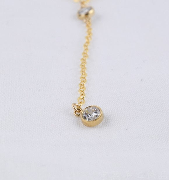 Exquisite metal Diamond pendant necklace