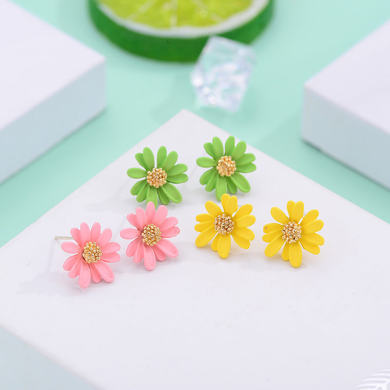 Fashion Small Fresh Daisy Earrings