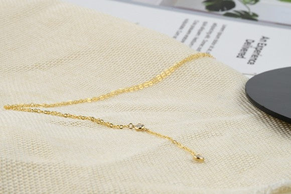 Exquisite metal Diamond pendant necklace