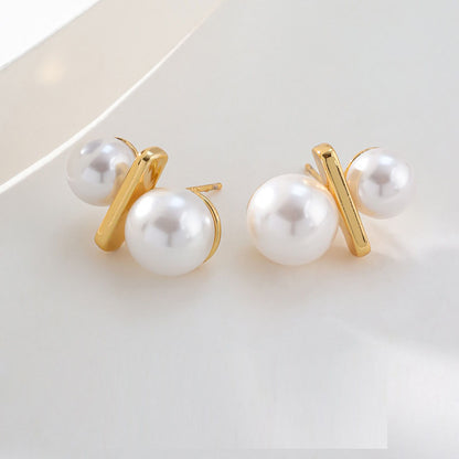 TOT pearl earrings
