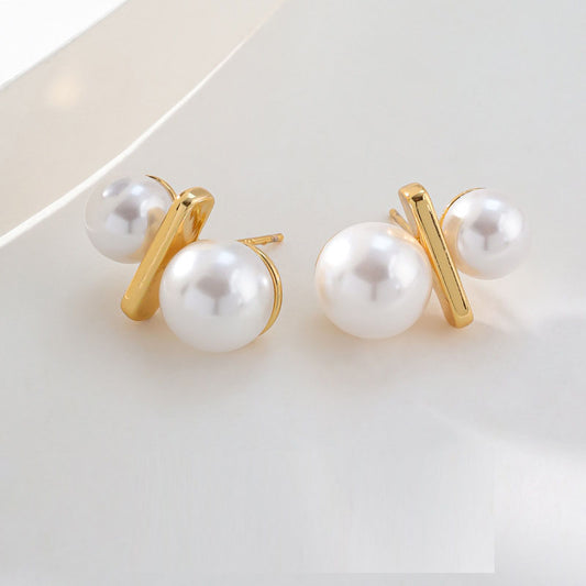 TOT pearl earrings