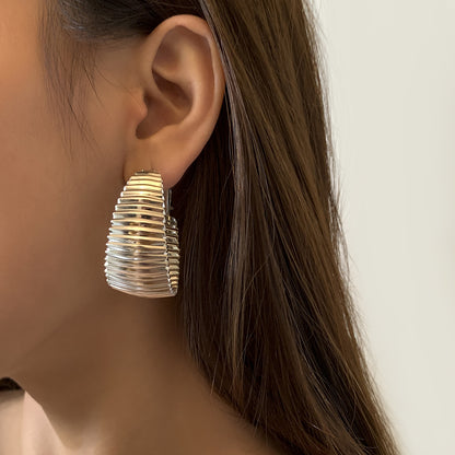 Exaggerated Punk Metal Stripe C-Shaped Earrings