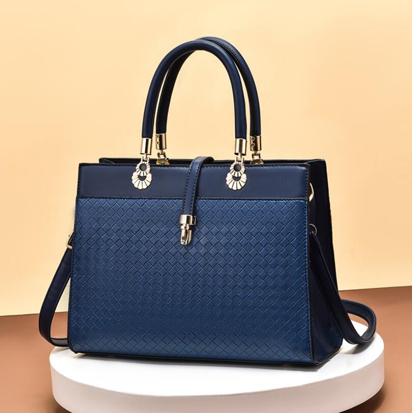 Women Woven Handbag