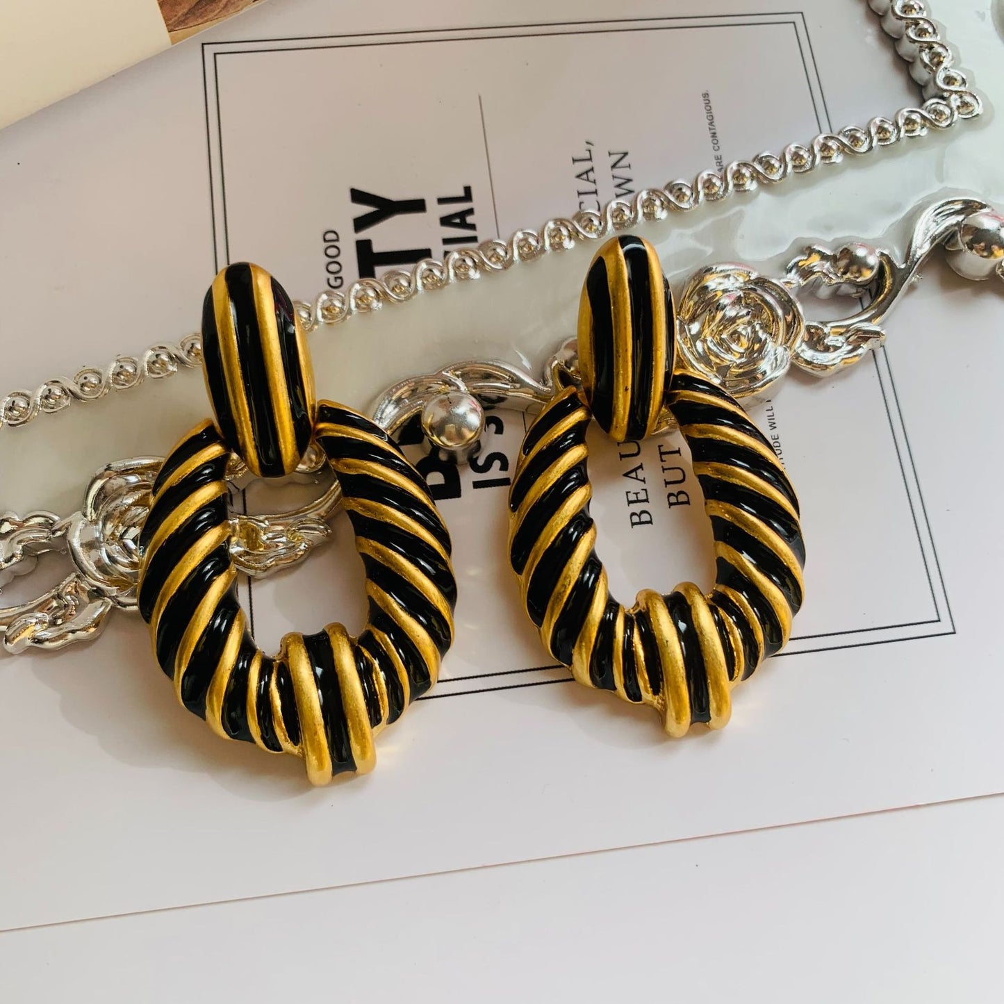 Literary Retro Round Geometric Alloy Earrings for Women