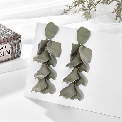 Fashionable petal leaf earrings