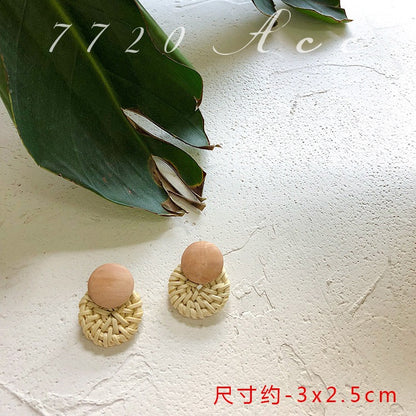 Retro Exaggerated Geometric Rattan Woven Earrings