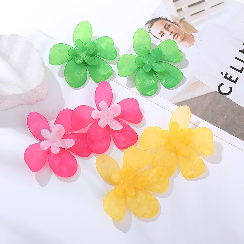 Earrings made of acrylic material, floral earrings