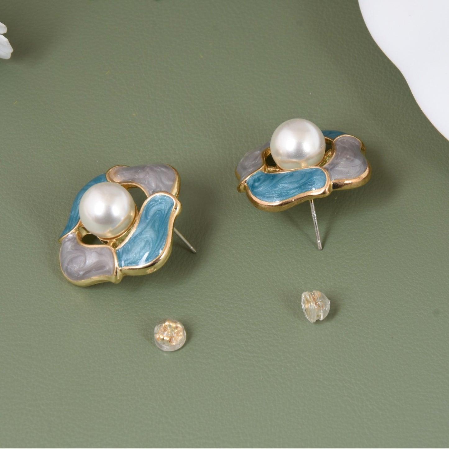 Vintage Blue Drip Oil Enamel Pearl Stud Earring
