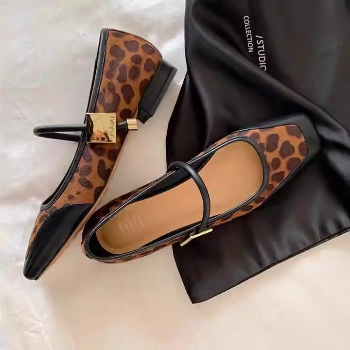 Square toe, shallow mouth, leopard print suede Flats