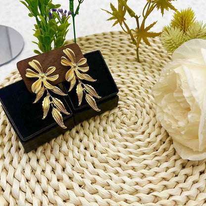 Flower leaf earrings