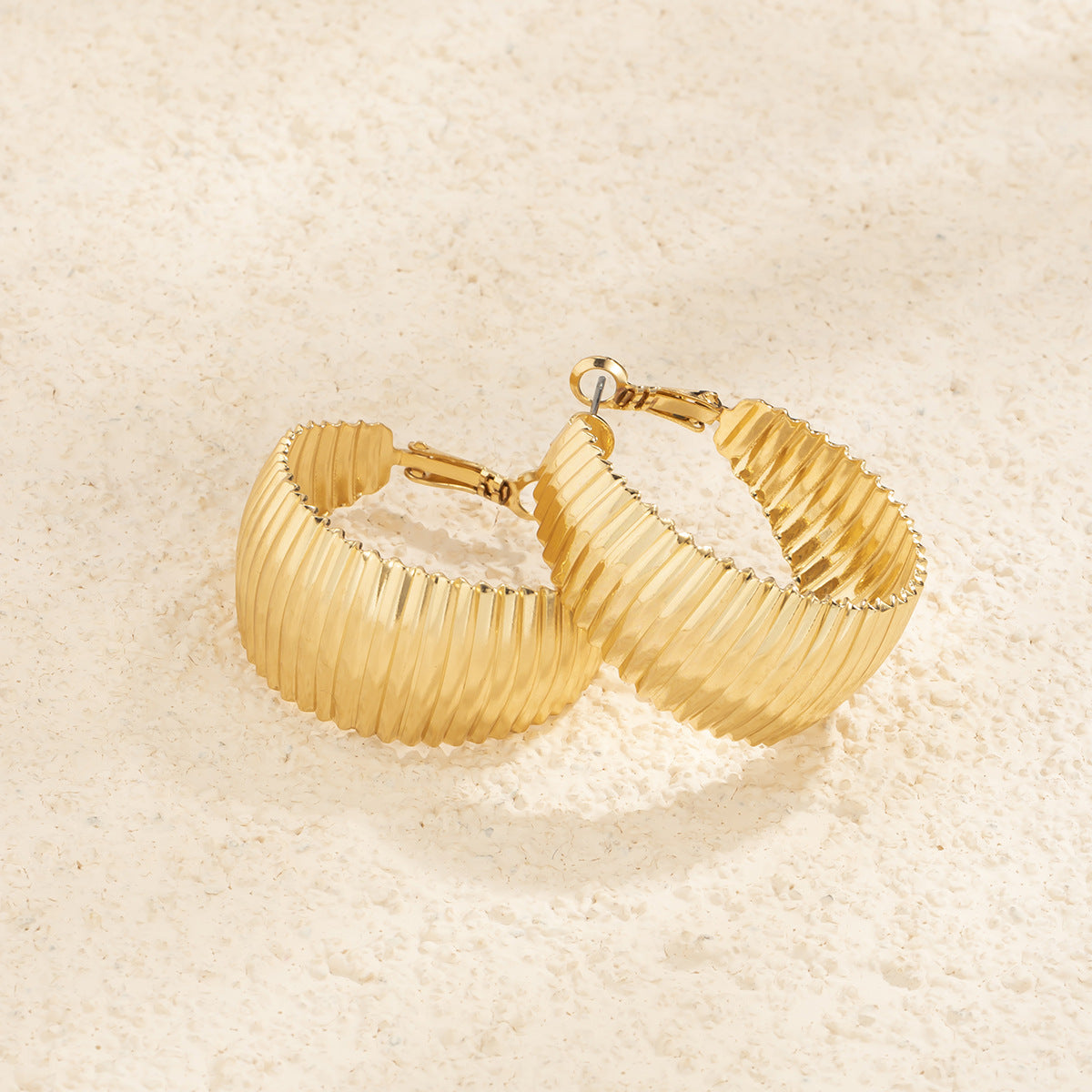 Exaggerated Punk Metal Stripe C-Shaped Earrings