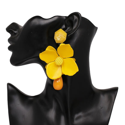 Retro Flower Earrings – Vintage-Inspired Jewelry