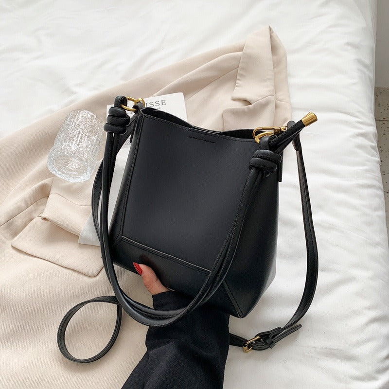Large bag women's bag fashionable large capacity simple shoulder messenger bag retro texture bucket bag