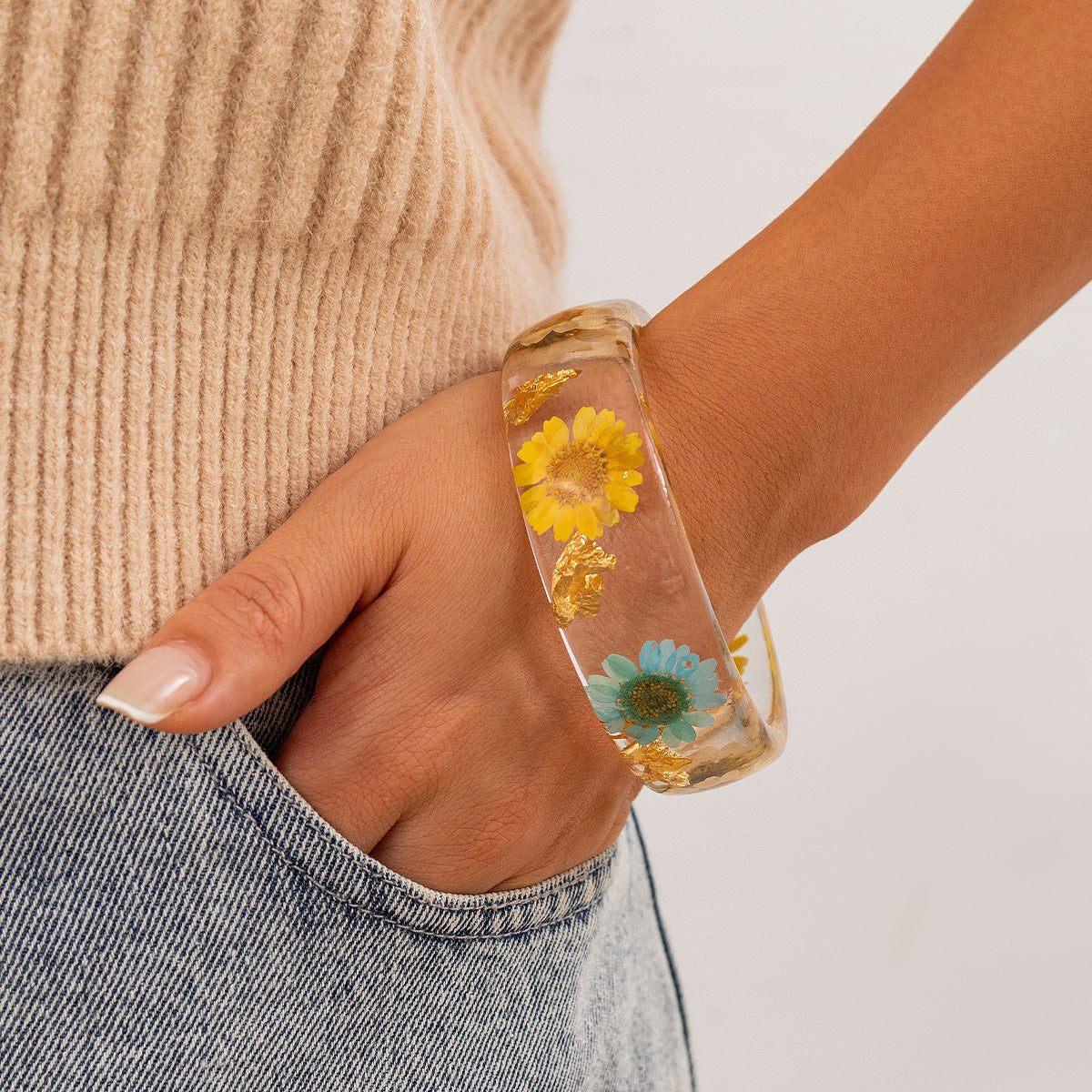 Ins daisy transparent Bracelet wide face personalized acrylic color bracelet set