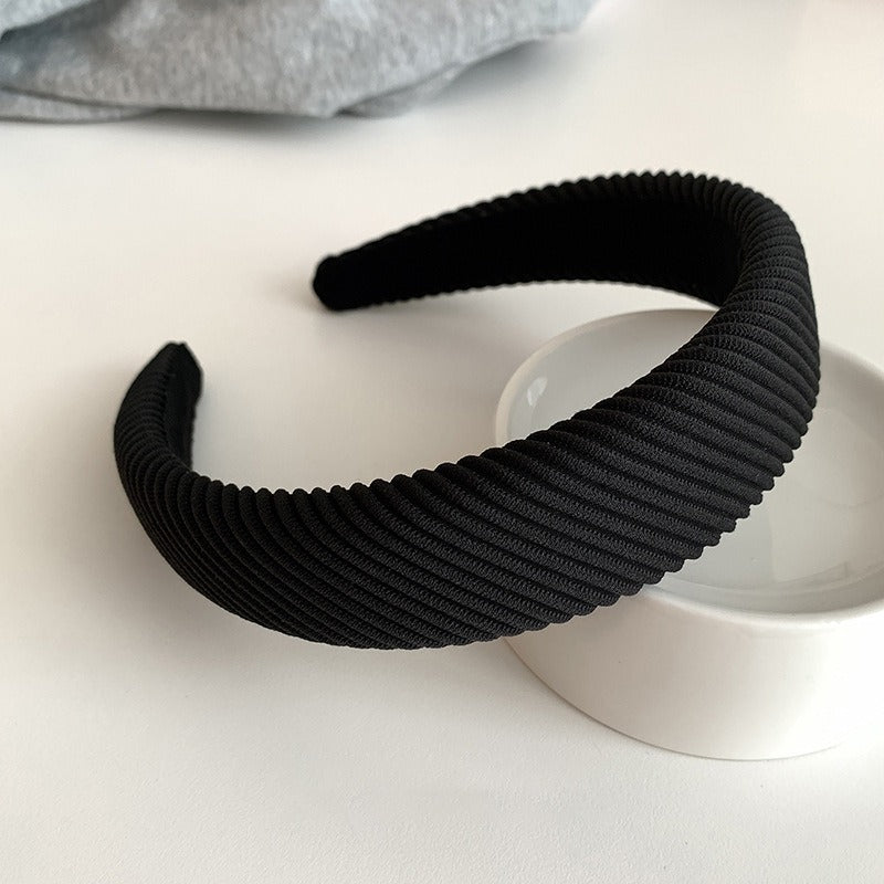 Diagonal striped wide-brimmed headband