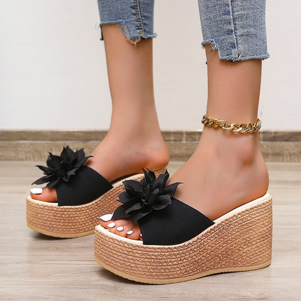 Women's Flower Muffin Wedge