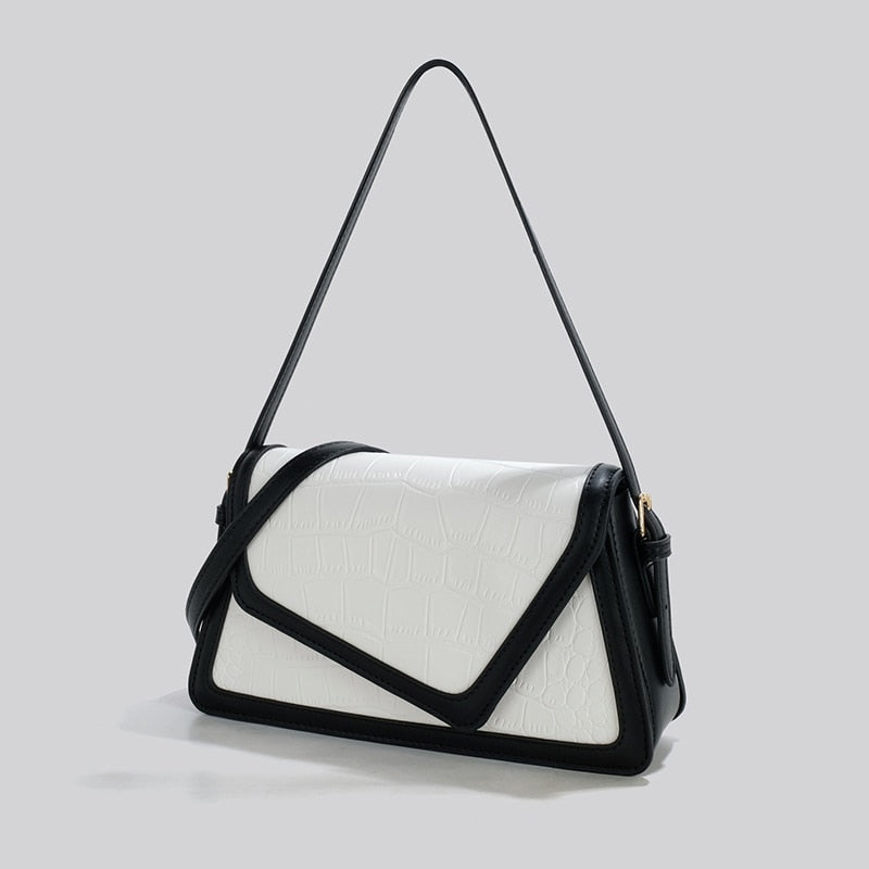 Horizontal shoulder bag