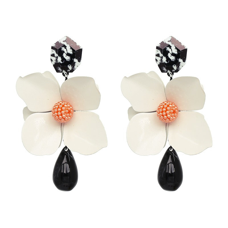 Retro Flower Earrings – Vintage-Inspired Jewelry