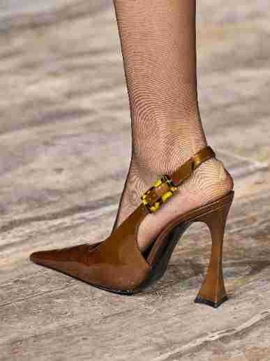 Lacquer Leather Mid Mouth Empty Pointed Pumps