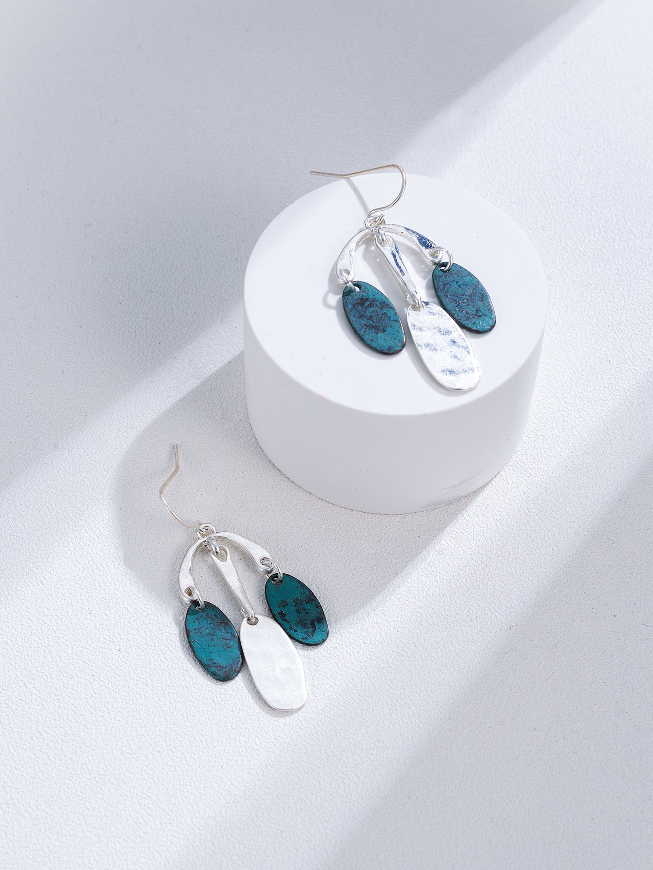 NYU Retro Blue-Green Fan-Shaped Ear Hook Earrings