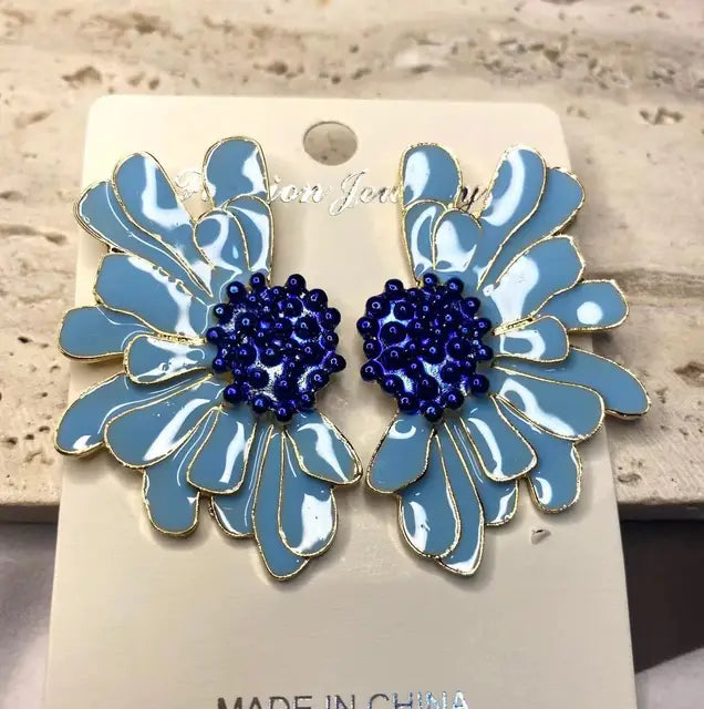 Personality Irregular Dasiy Flower Earrings for Woman Party Casual
