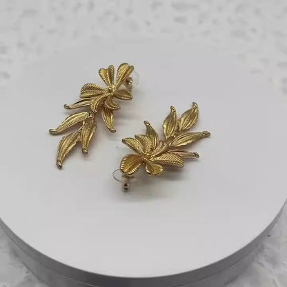 Flower leaf earrings