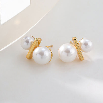 TOT pearl earrings