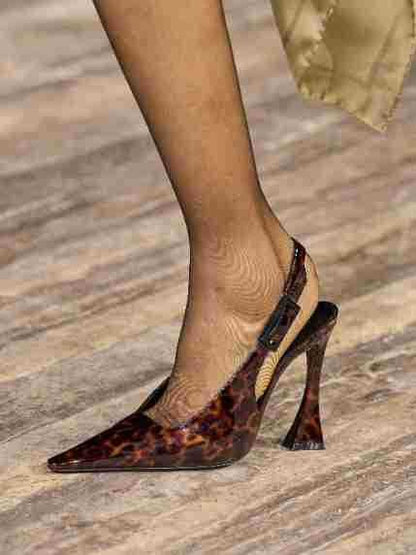 Lacquer Leather Mid Mouth Empty Pointed Pumps