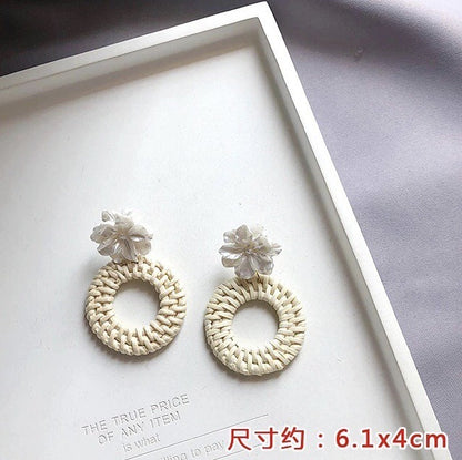 Retro Exaggerated Geometric Rattan Woven Earrings