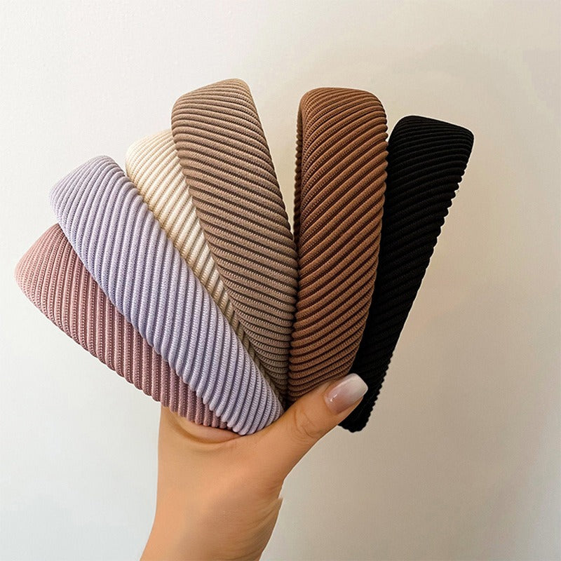 Diagonal striped wide-brimmed headband