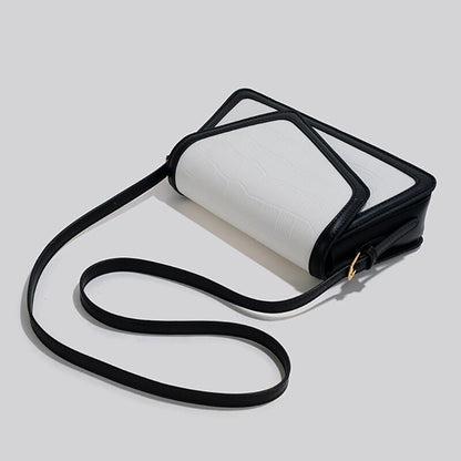Horizontal shoulder bag