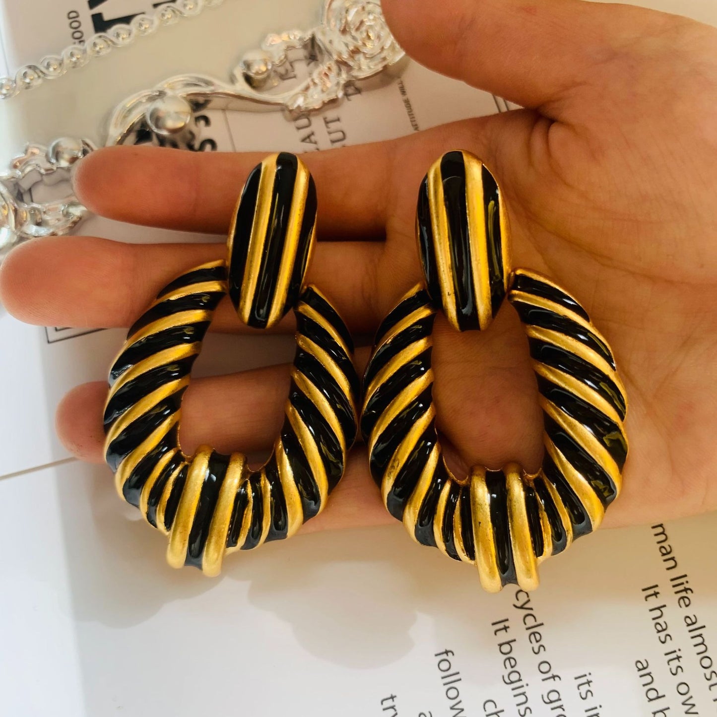Literary Retro Round Geometric Alloy Earrings for Women