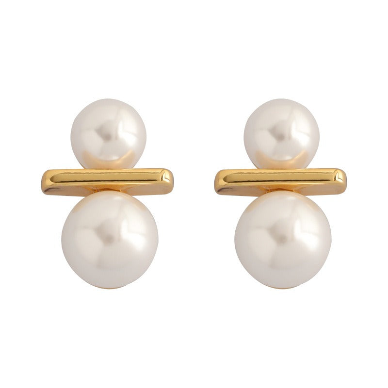 TOT pearl earrings