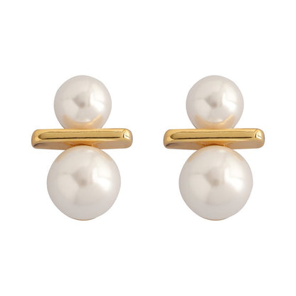 TOT pearl earrings