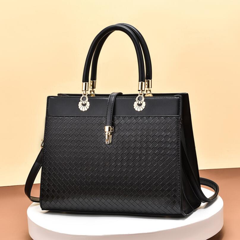 Women Woven Handbag