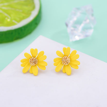 Fashion Small Fresh Daisy Earrings
