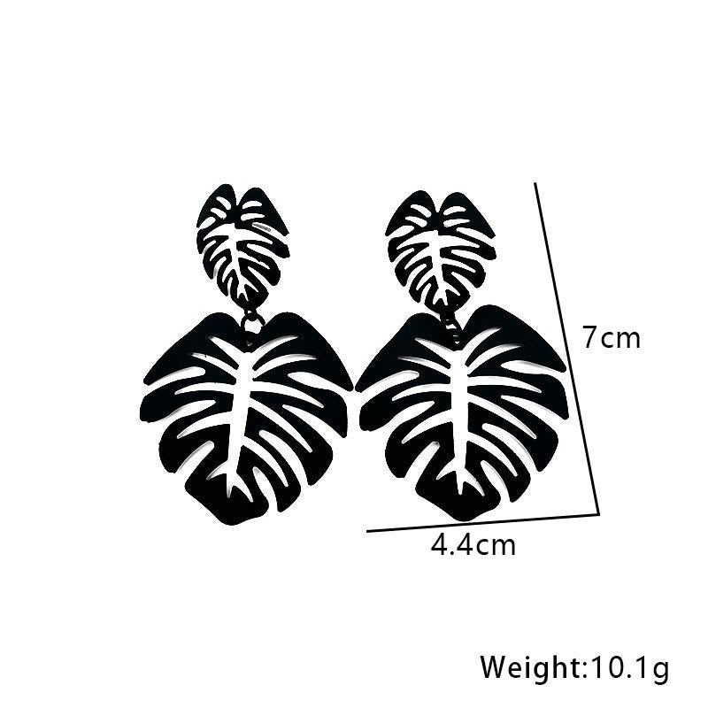 Hollow leaf earrings for fashion