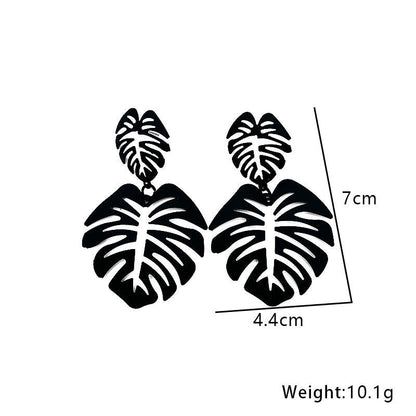 Hollow leaf earrings for fashion