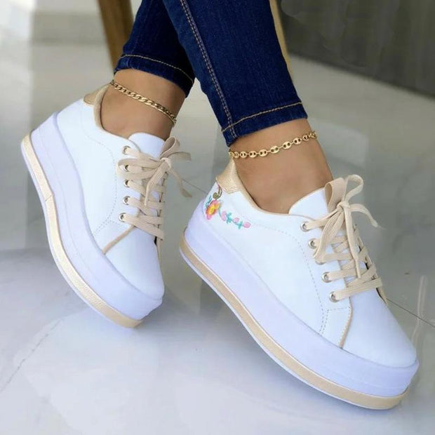 Women's Embroidered Flower Low Top Round Toe Flat Shoes